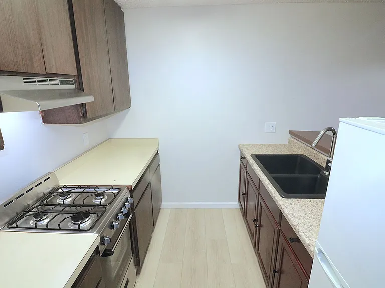 1621 Hotel Cir S #E329 — Photo 5