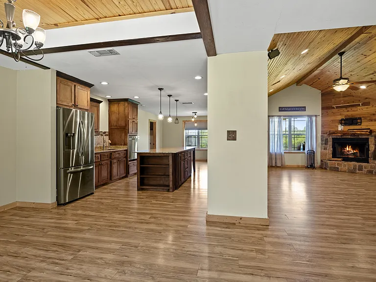 256 County Road 1450 — Photo 3