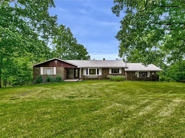 2194 Spangler Rd, Hermitage, PA 16148