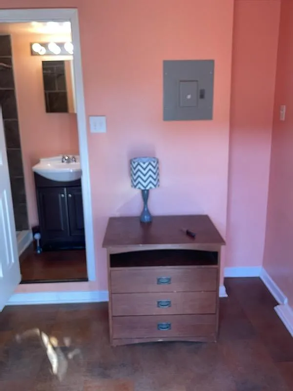 33 Roland Dr — Photo 4