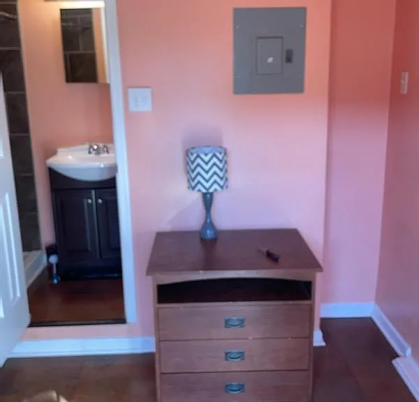 33 Roland Dr — Photo 4