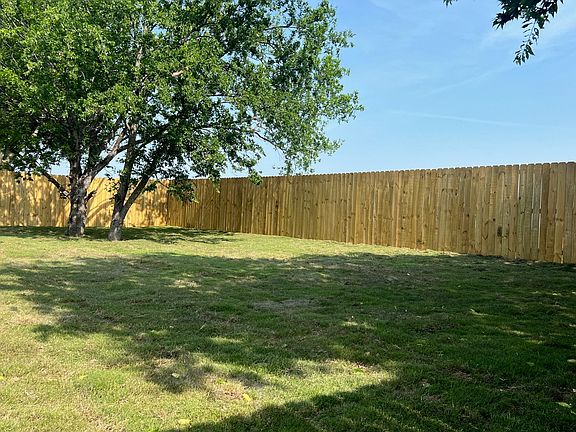 2nd image of 4811 Enclave Dr