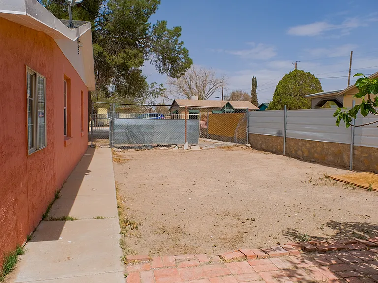 8326 Verde Cir — Photo 19