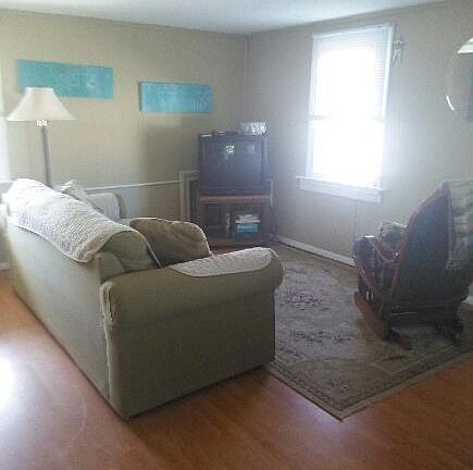 4th image of 217 W 11th St APT 2