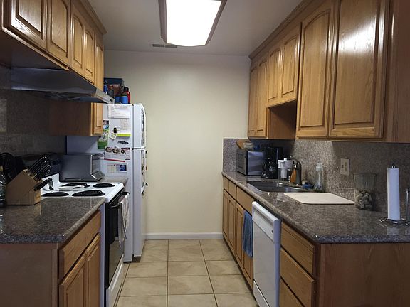 5th image of 916 Suntree Ct
