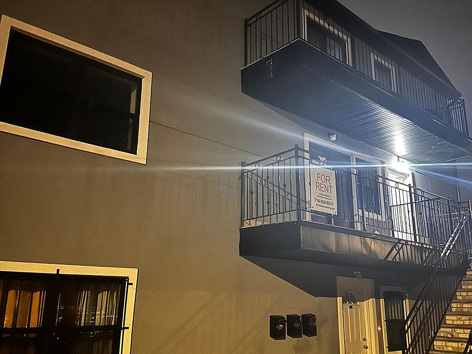 1st image of 940 Tilden St #2