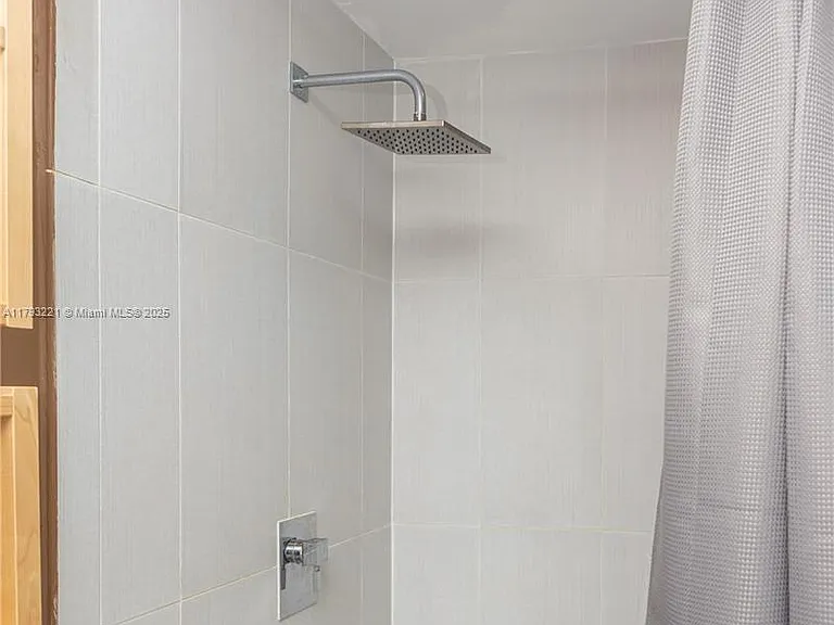 3250 NE 1st Ave #608 — Photo 32