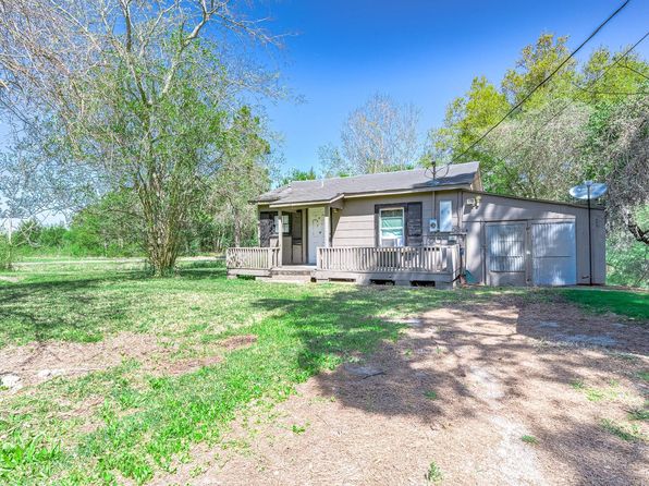 1926 W Sealy St, Alvin, TX 77511
