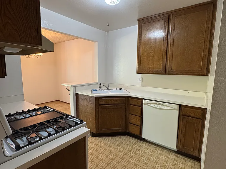 1045 Alta Mira Dr #B — Photo 8