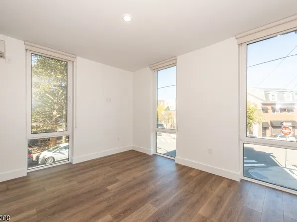21 Lincoln Park Unit 100 #100, Newark City, NJ 07102