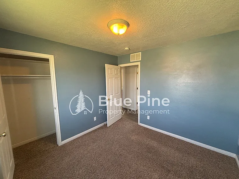 3920 E Deloy Dr — Photo 13