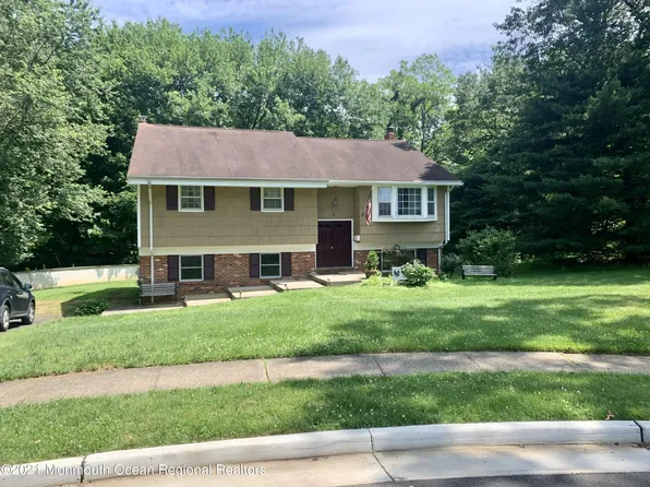 6 Copperfield Ct, Hazlet, NJ 07730