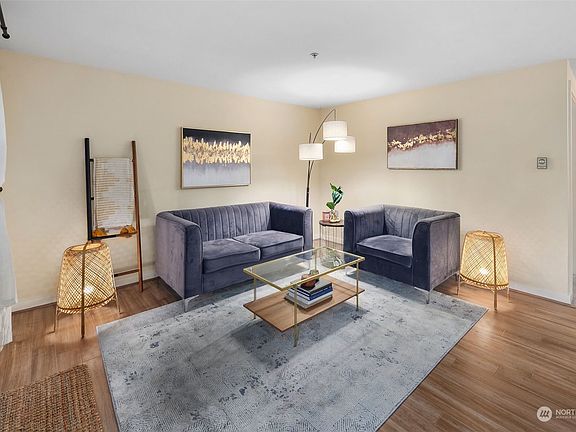 4th image of 10744 Greenwood Avenue N #103