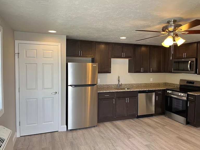 Salem Run Apartments - Phase 1 — Photo 72