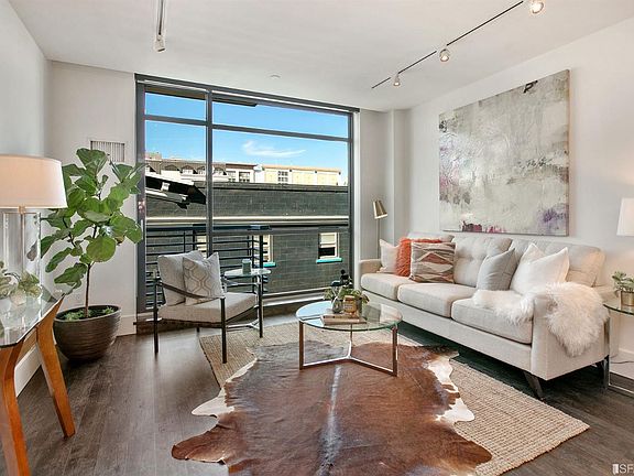3rd image of 818 Van Ness Ave #607