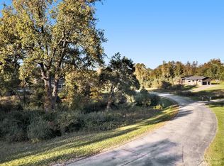 3075 Fleming Lake Dr, Ann Arbor, MI 48105