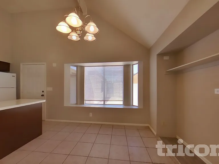 2206 W Monona Dr — Photo 5