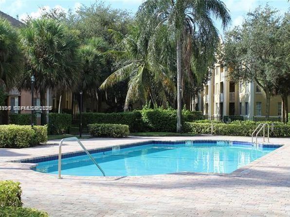 11177 SW 8th St APT 206