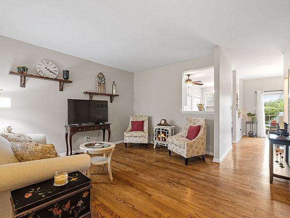 5th image of 9051 Mansfield Dr