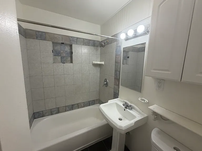 2111 Plant Ave — Photo 8