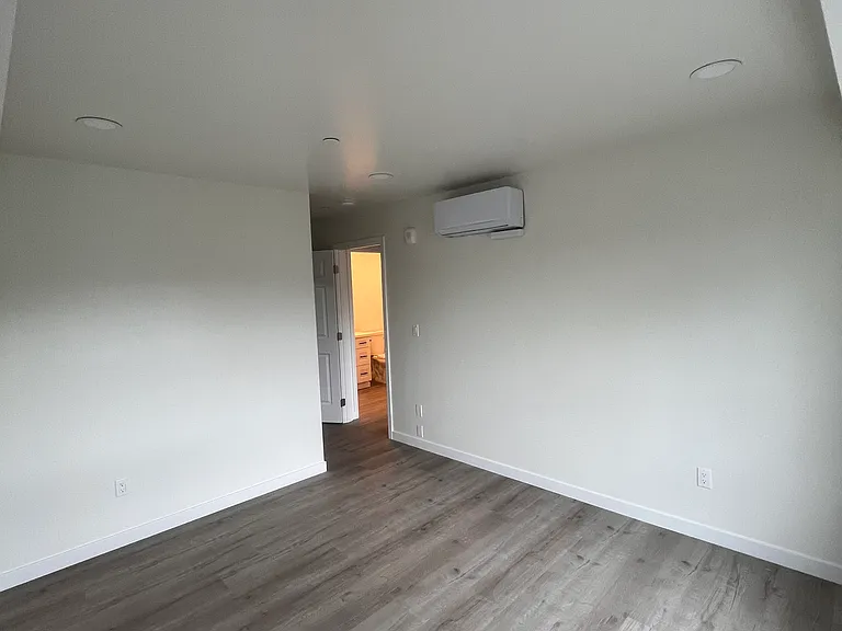 411 N 21st St #203 — Photo 30
