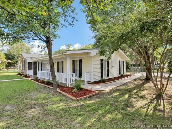 305 S Powers St, Saint Pauls, NC 28384