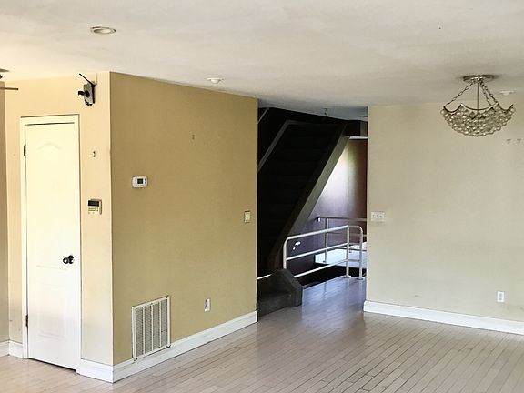 2nd image of 38 Gateway Dr