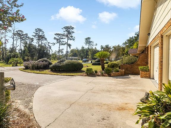 3rd image of 998 Pineview Cir SW