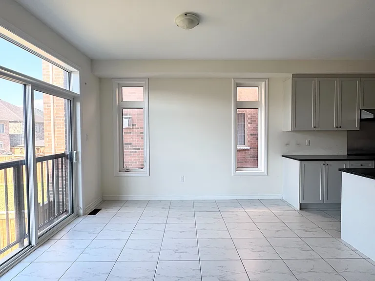 78 Kentledge Ave — Photo 6