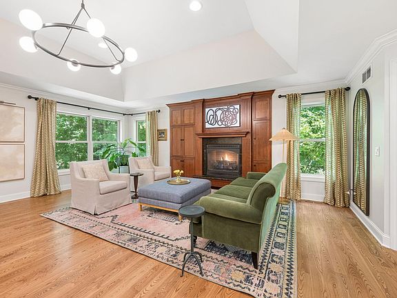 3rd image of 3470 Hamilton Ave
