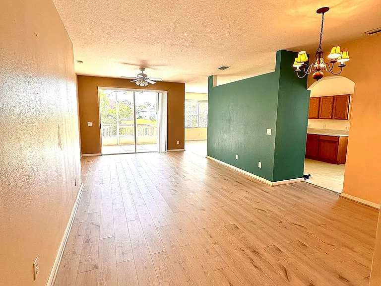 481 Cressa Cir — Photo 14