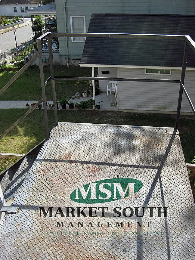 Large Habersham Apartment With Porch — Photo 3