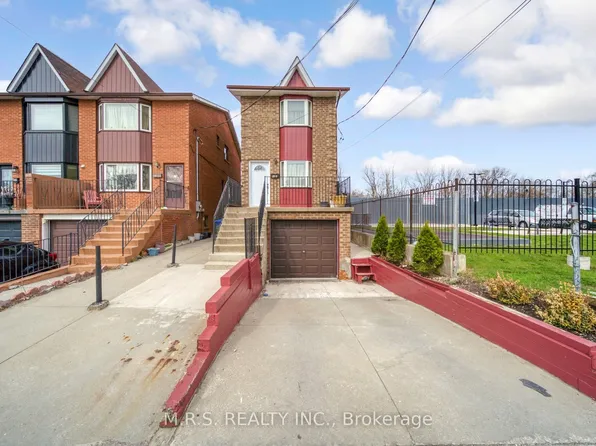 29A S Station St, Toronto, ON M9N 3T8