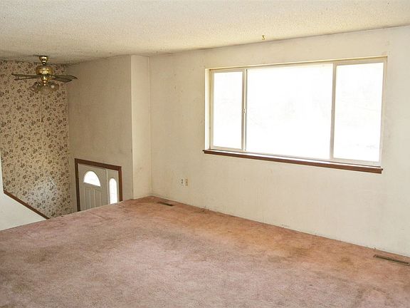 2nd image of 419 N Silver Lake Ave