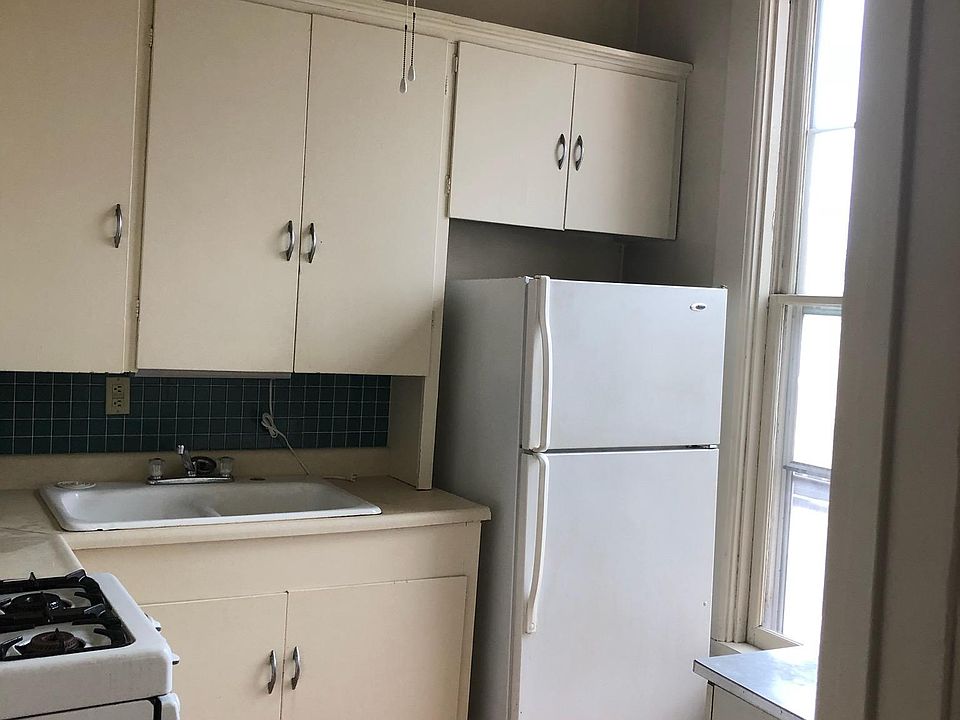 2nd image of 912 Indiana Ave APT 5