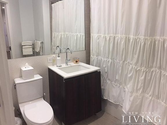 5th image of 15 Park Row APT 18E