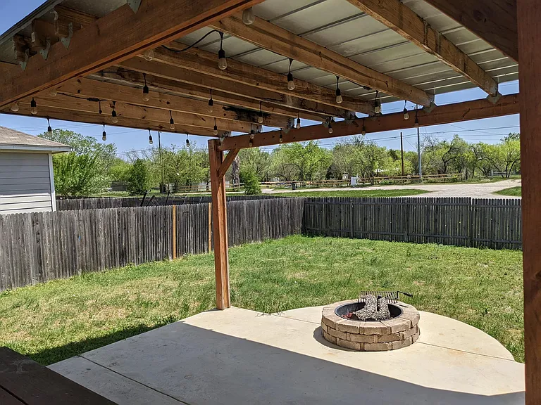 356 Twisted Oaks Ln — Photo 12