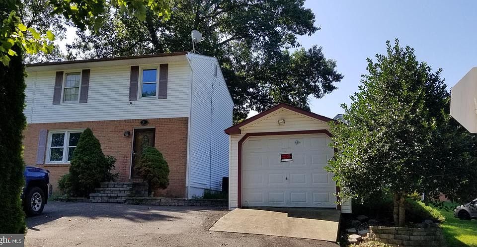 1st image of 38 Willow Ln