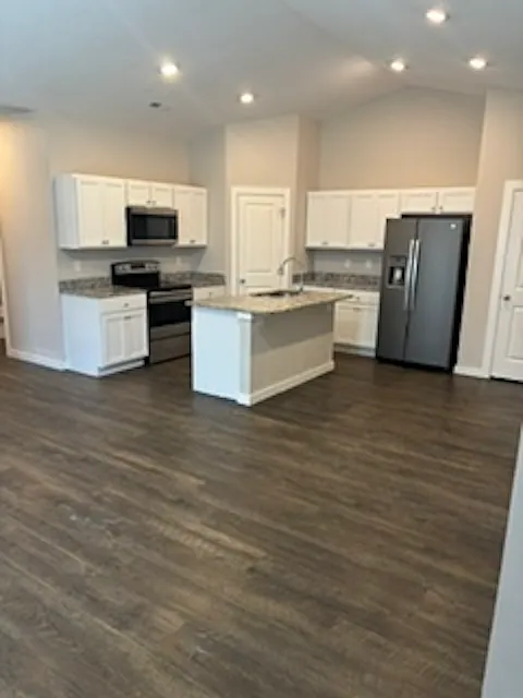 3 bed, 1225 sqft, $1,650 — Photo 4