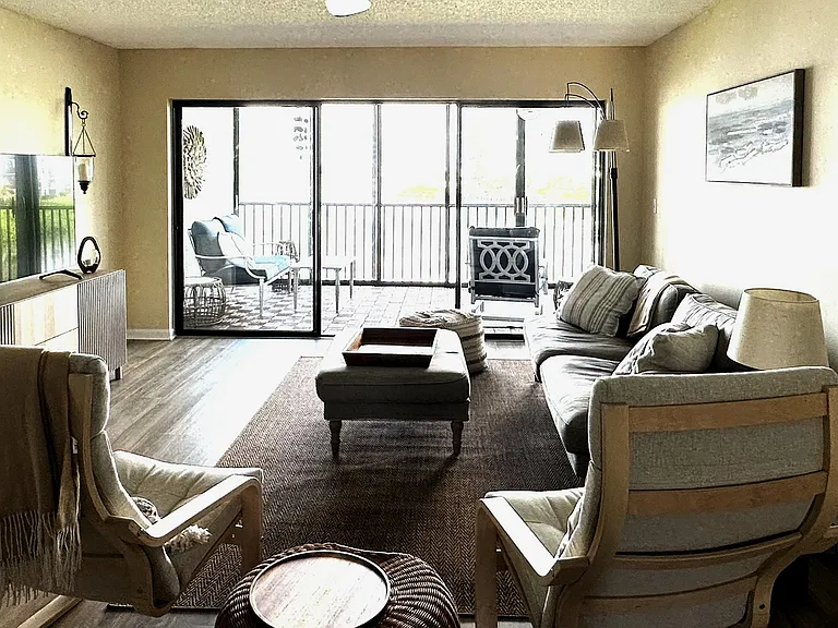 Living room with amazing views over the river