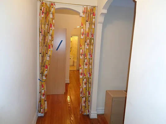 Sold by Thomas Lipovetsky, LREB | media 20