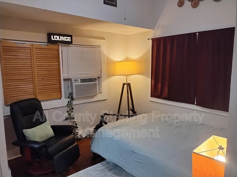 237 SW 2nd Pl #2