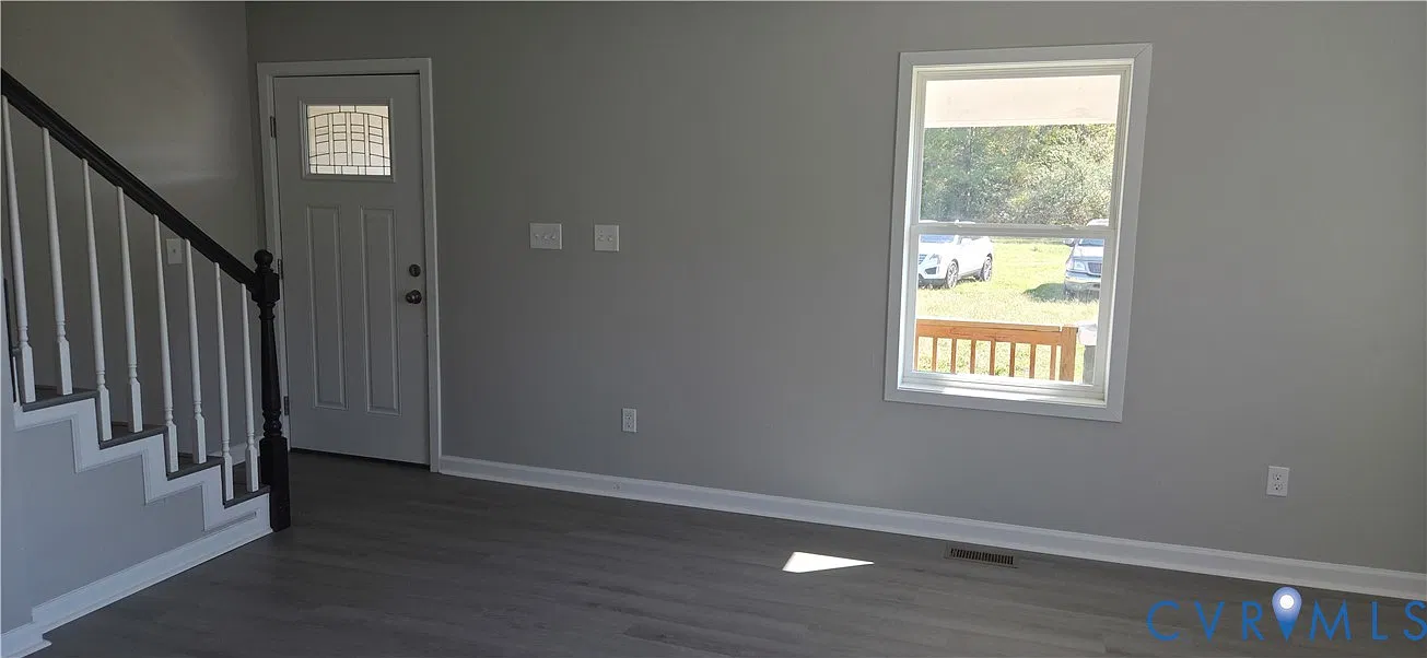 3 bed, 2.5 bath, 1918 sqft, $2,000 — Photo 3