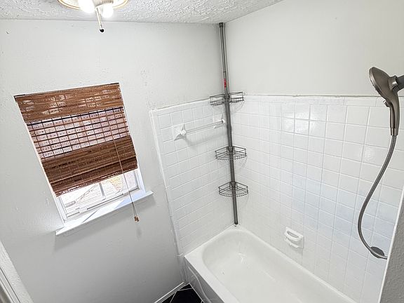 4th image of 1218 Briarmead Dr