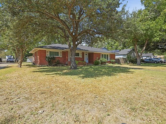 3rd image of 618 Bellevue Dr