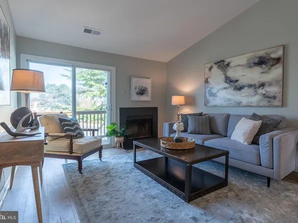 5390 Bedford Ter #90C, Alexandria, VA 22309