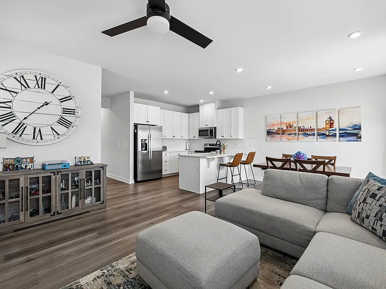 1021 Clendening Dr — Photo 17
