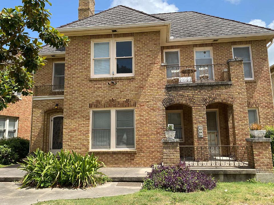 1st image of 247 E Lullwood Ave