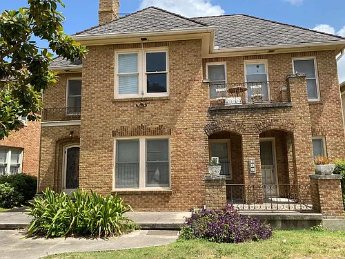 247 E Lullwood Ave #FRONT Photo 1