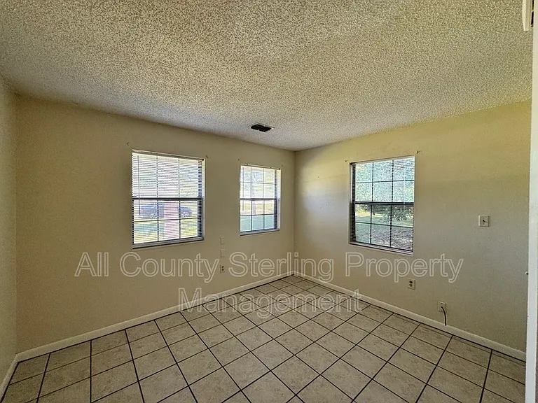159 SW Elizabeth Ct — Photo 14